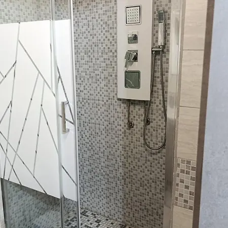 Guest house Porta Garibaldi 1 *