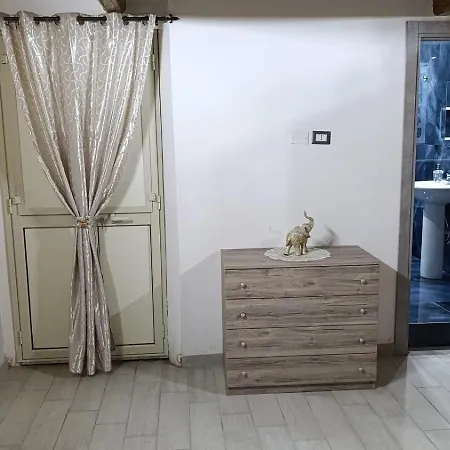 Porta Garibaldi 1 * Catania