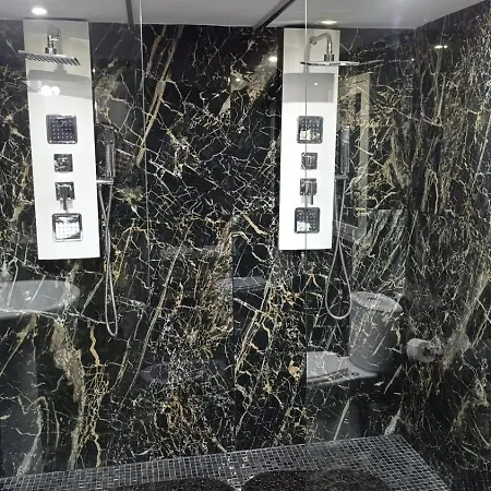 Porta Garibaldi 1 * Catania